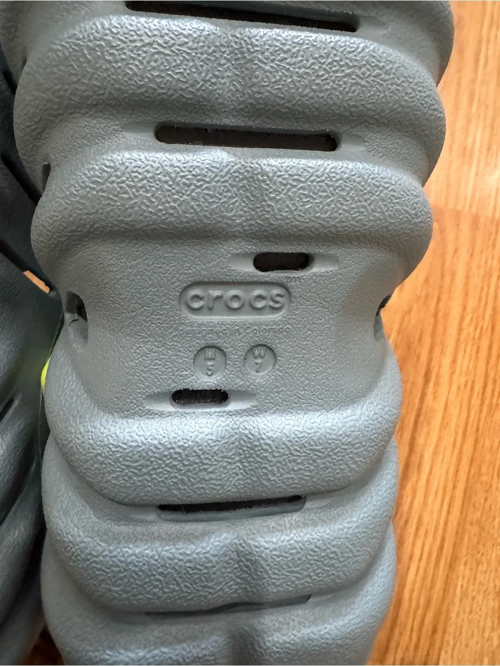 Crocs Echo Clogs sage green
